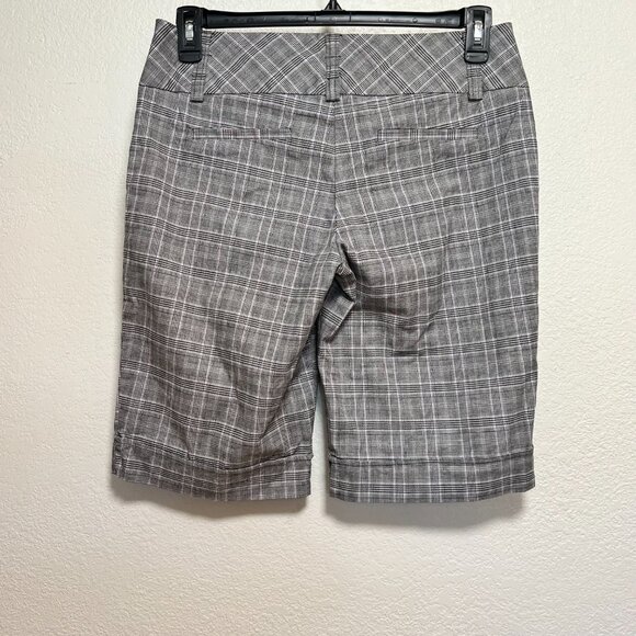 Maurices NWOT Checkered Knee Length Shorts Size 7/8 - Picture 12 of 13